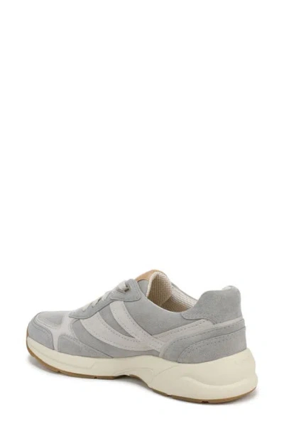 Vince Golden Gate Sneaker In Gray