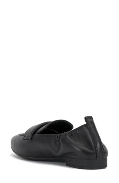 Vince Camuto Azur Flat