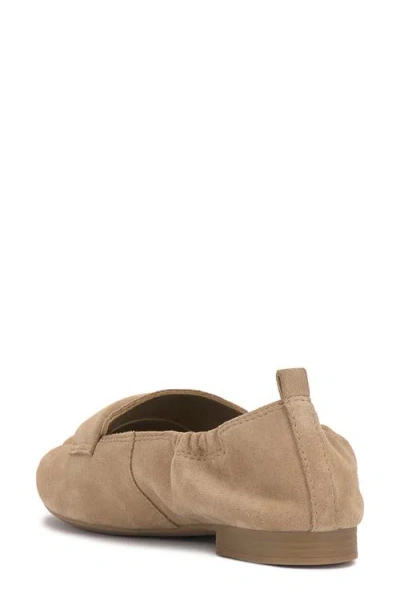 Vince Camuto Azur Flat