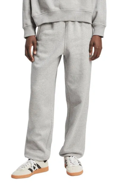 Adidas Originals Adidas Essentials Trefoil Lifestyle Fleece Sweatpants In Gray