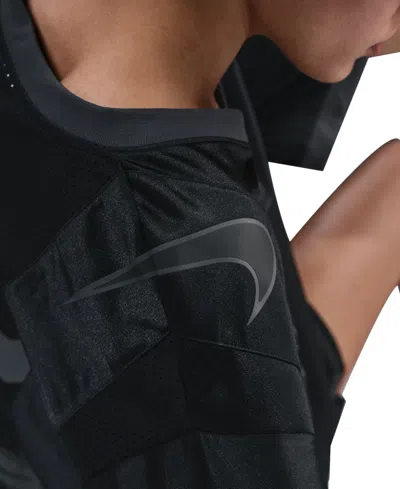 Nike Women's Oversized Short-sleeve Graphic Top In Black