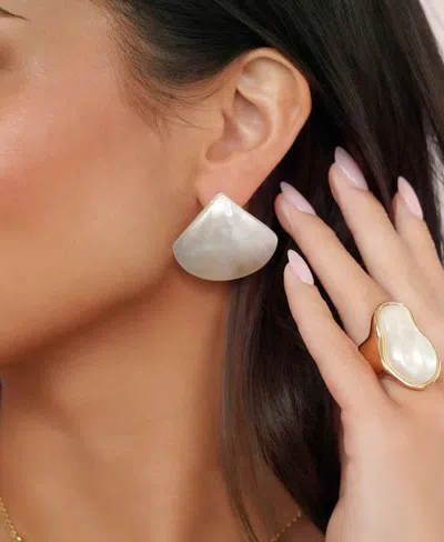 Ettika Rising Tide Mother Of Pearl Statement Stud Earrings In Metallic