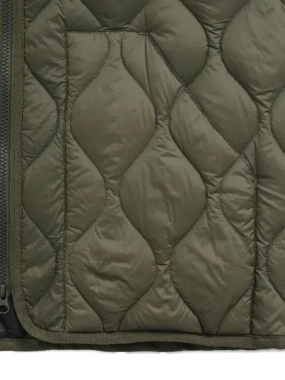 Taion V-neck Down Gilet In Green