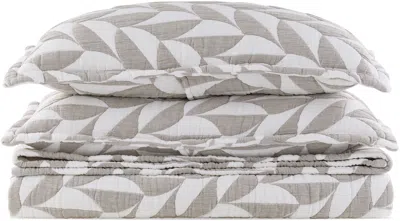 Dusen Dusen Gray & White Scallop Coverlet Bed Set, King