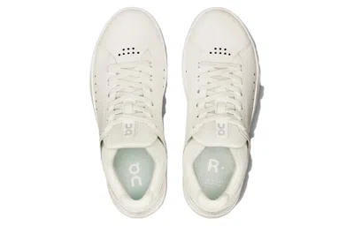 On The Roger Advantage Sneakers