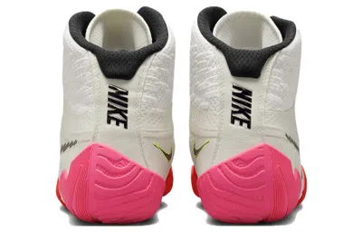 Nike Tawa Se 'rawdacious'