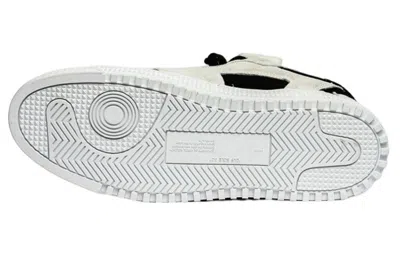 Off-white C/o Virgil Abloh Men's Black And White Off Court Low Sneakers