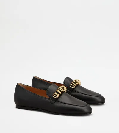 Tod's Round Toe Loafers In Black