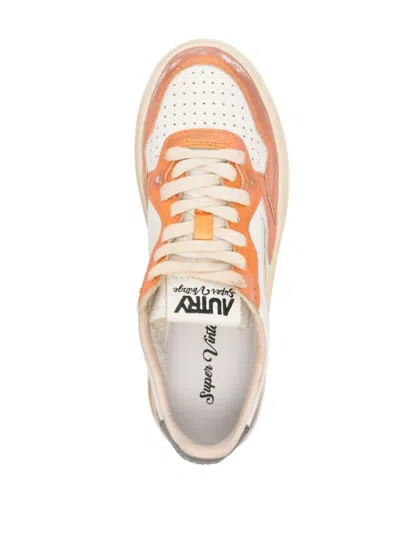 Autry Super Vintage Low Woman Sneakers By  In Orange