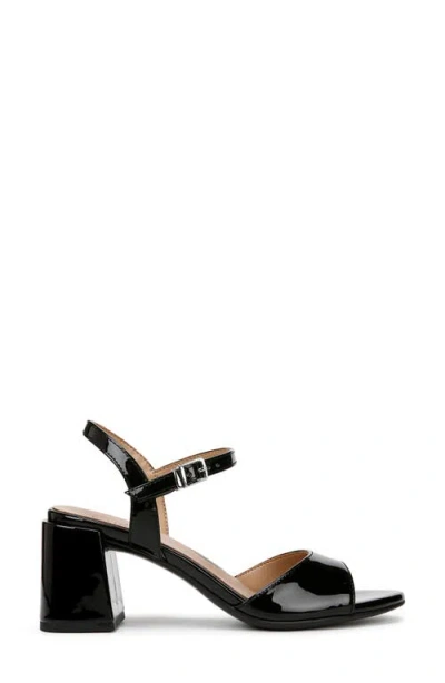 Naturalizer Daisy Block Heel Sandal