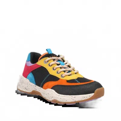 Taos Women Advance Shoes In Bold Multi