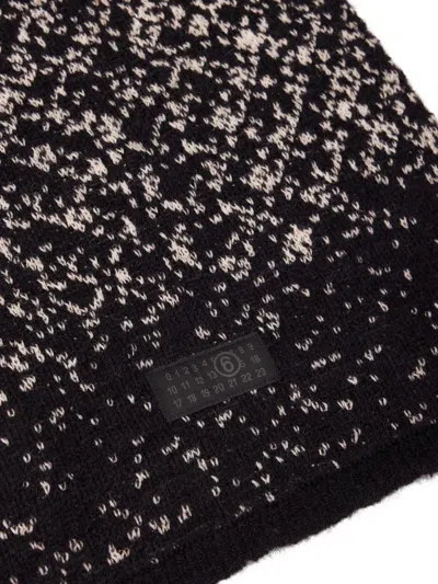 Mm6 Maison Margiela Patterned Knit Scarf In Gray