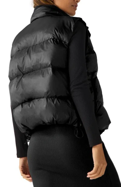 Beyond Yoga Big Cozy Puffer Vest In Black