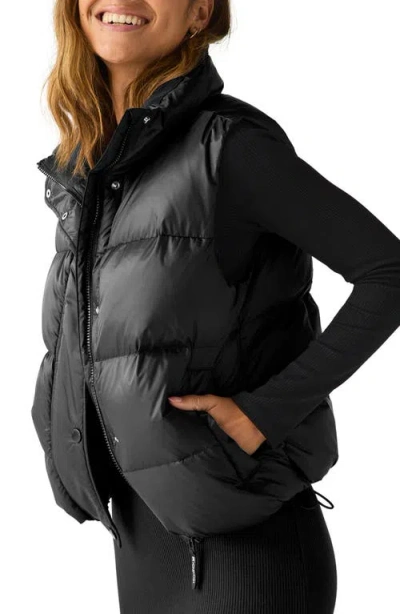 Beyond Yoga Big Cozy Puffer Vest In Black