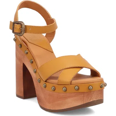 Dingo Lotus Ankle Strap Platform Sandal