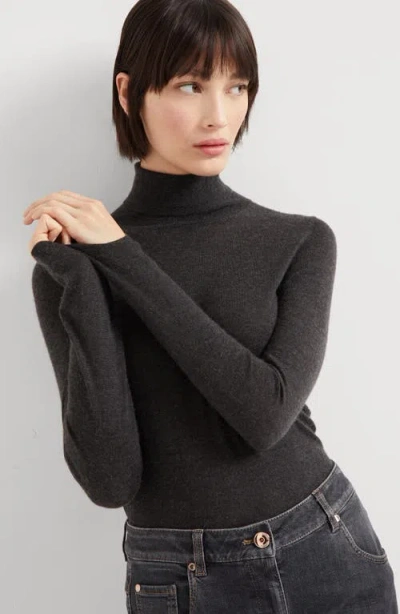 Brunello Cucinelli Lightweight Sweater