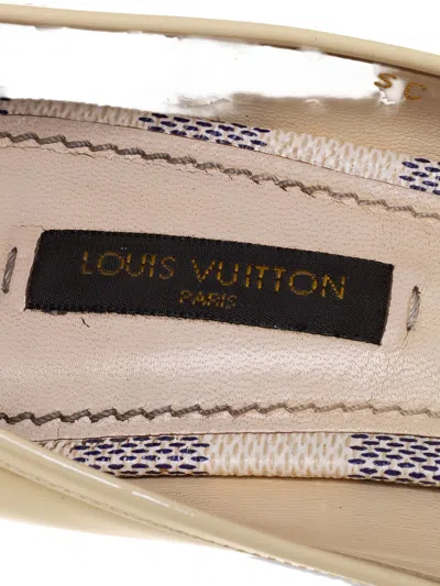 Pre-owned Louis Vuitton Bow-detail Heeled Pumps In Neutral