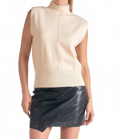 Elan Chelcie Sleeveless Sweater In Off White In Neutral