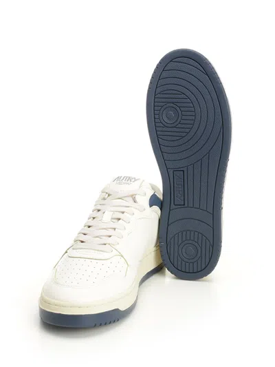 Autry Med-way Sneaker In Neutral