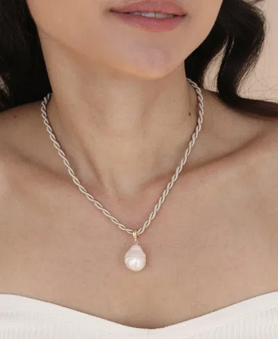 Ettika Freshwater Token Pendant Necklace In Gold