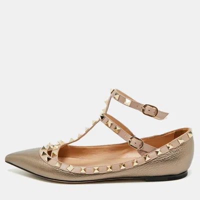 Pre-owned Valentino Garavani Metallic/beige Leather Rockstud Caged Ankle Strap Ballet Flats Size 38.5