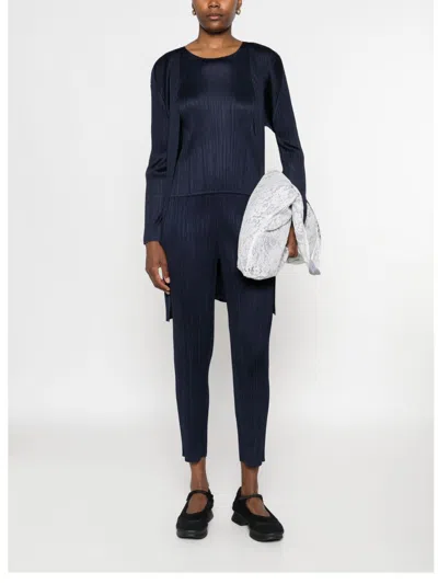 Issey Miyake Pleated Trousers In Black