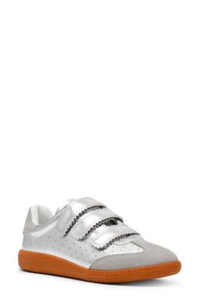 Steve Madden Momentum Sneaker