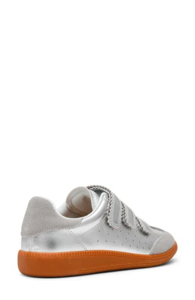 Steve Madden Momentum Sneaker