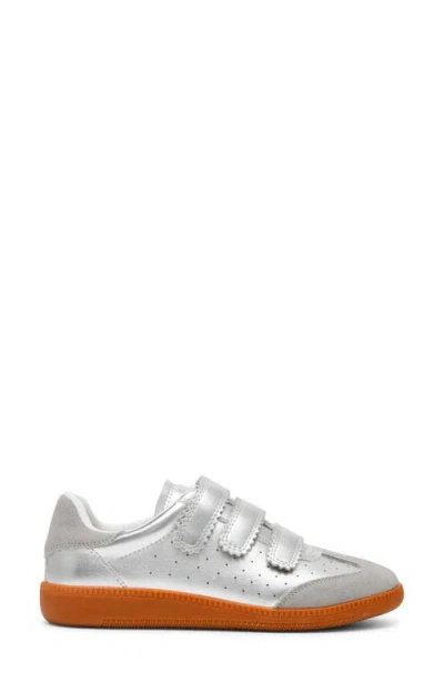 Steve Madden Momentum Sneaker