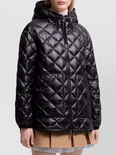 Moncler Short Down Jacket With Diamond Quilting And Hood In Black