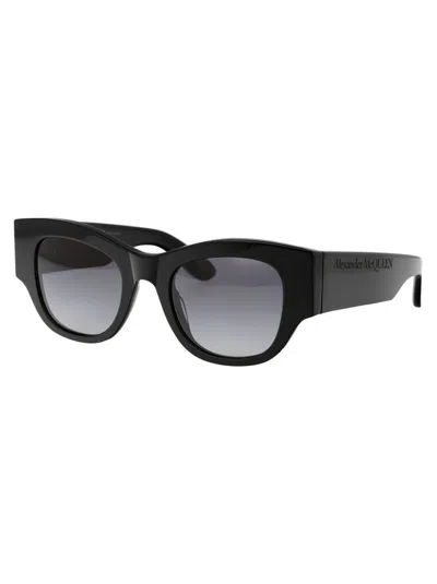 Alexander Mcqueen Alexander Mc Queen Sunglasses Am0420 S 001 In Black