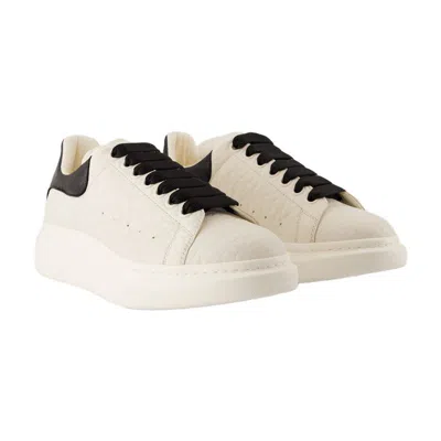 Alexander Mcqueen Leather Sneakers With Contrasting Heel Tab In White