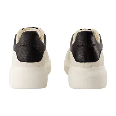 Alexander Mcqueen Leather Sneakers With Contrasting Heel Tab In White
