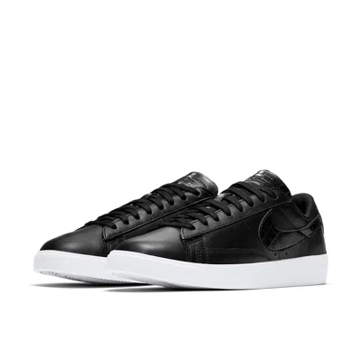 Nike (wmns)  Blazer Low 'black' In Black