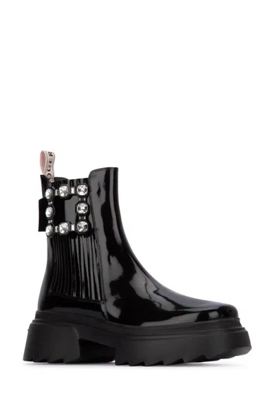 Roger Vivier Wallaviv Str Buckle Chelsea Bootie In Black