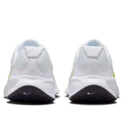 Nike (wmns)  Revolution 7 Wide 'white Cyber Crimson Tint' In Gray
