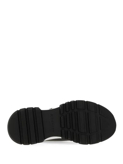 Givenchy Spectre Runner Leather Sneakers With 4g Side Zip Detail In Black