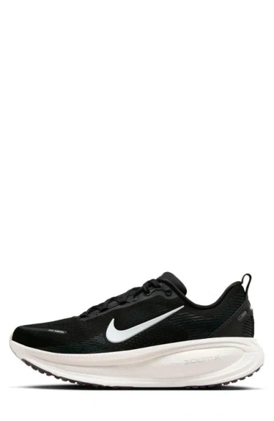 Nike Vomero 18 Running Shoe