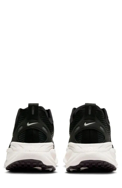 Nike Vomero 18 Running Shoe