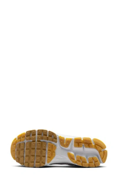 Nike Zoom Vomero 5 Sneaker