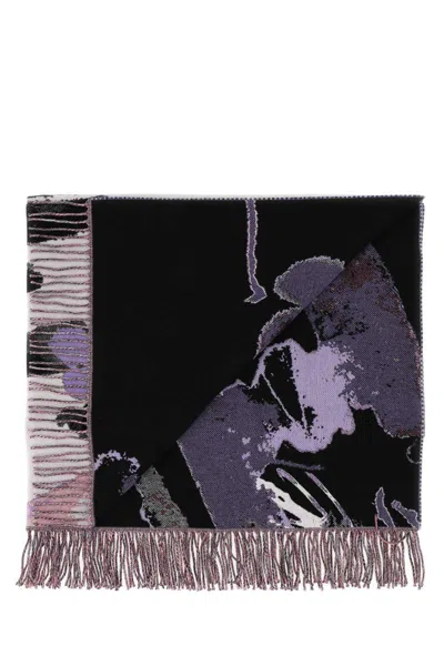 Alexander Mcqueen Abstract Pattern Logo-print Scarf In Gray