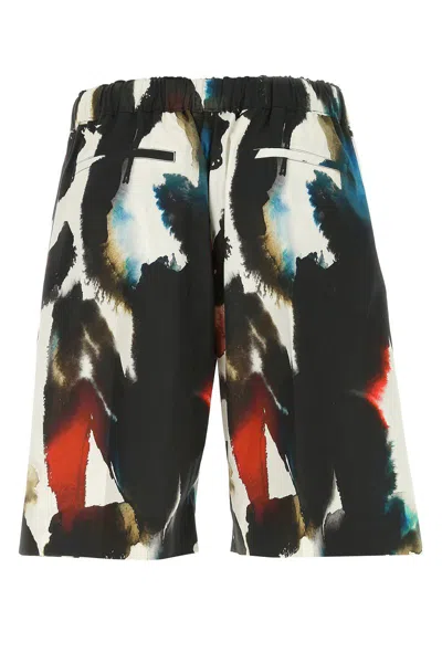 Alexander Mcqueen All-over Graffiti Acquerello Print Bermuda Shorts In Black