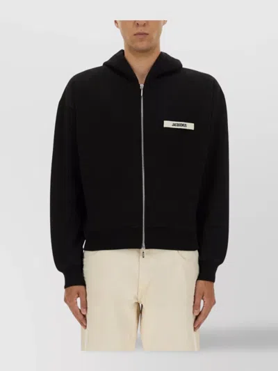 Jacquemus The Gros Grain Zip-up Hooded Sweatshirt In Black