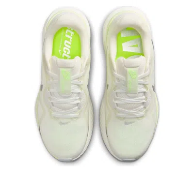 Nike (wmns)  Structure 26 'summit White Barely Volt' In Green