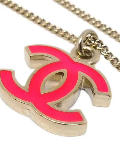 Pre-owned Chanel 2004 Cc-pendant Necklace In Gold