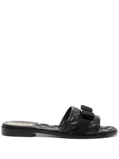 Ferragamo Love Cq Quilted Leather Flat Sandals In Black
