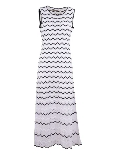 D Exterior Zigzag Knit Dress In White