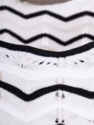 D Exterior Zigzag Knit Dress In White