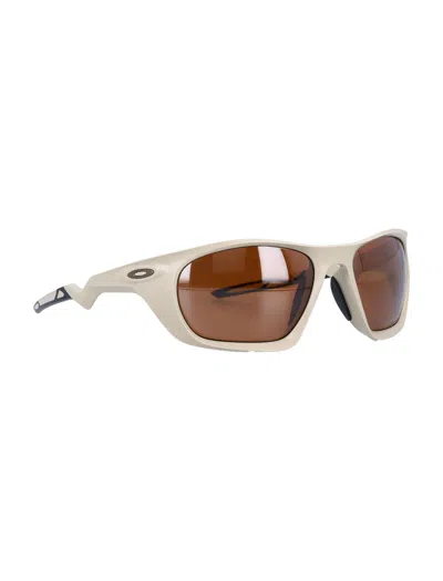 Oakley Matte Sand Lateralis Sunglasses With High-wrap Frame In Brown