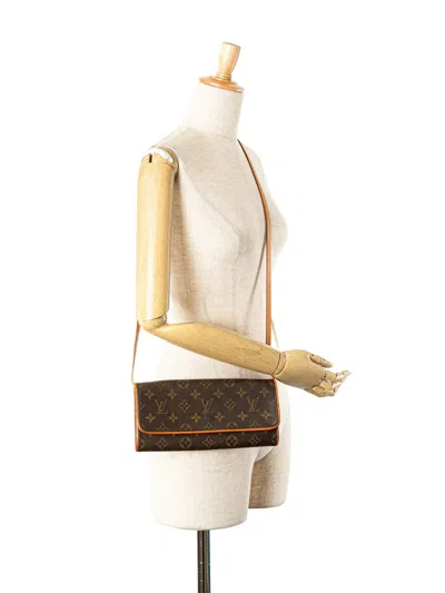 Pre-owned Louis Vuitton 2000 Monogram Pochette Twin Gm Crossbody Bag